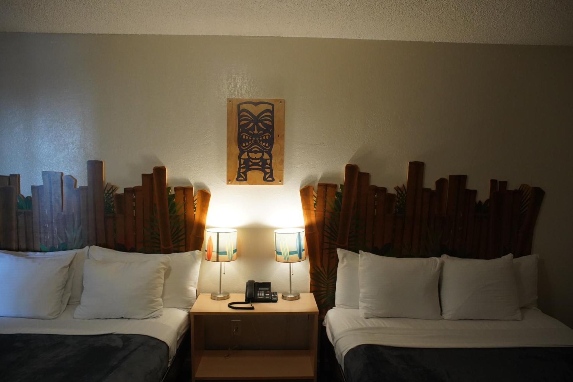 Huntington Surf Inn Хантингтон-Бич Экстерьер фото