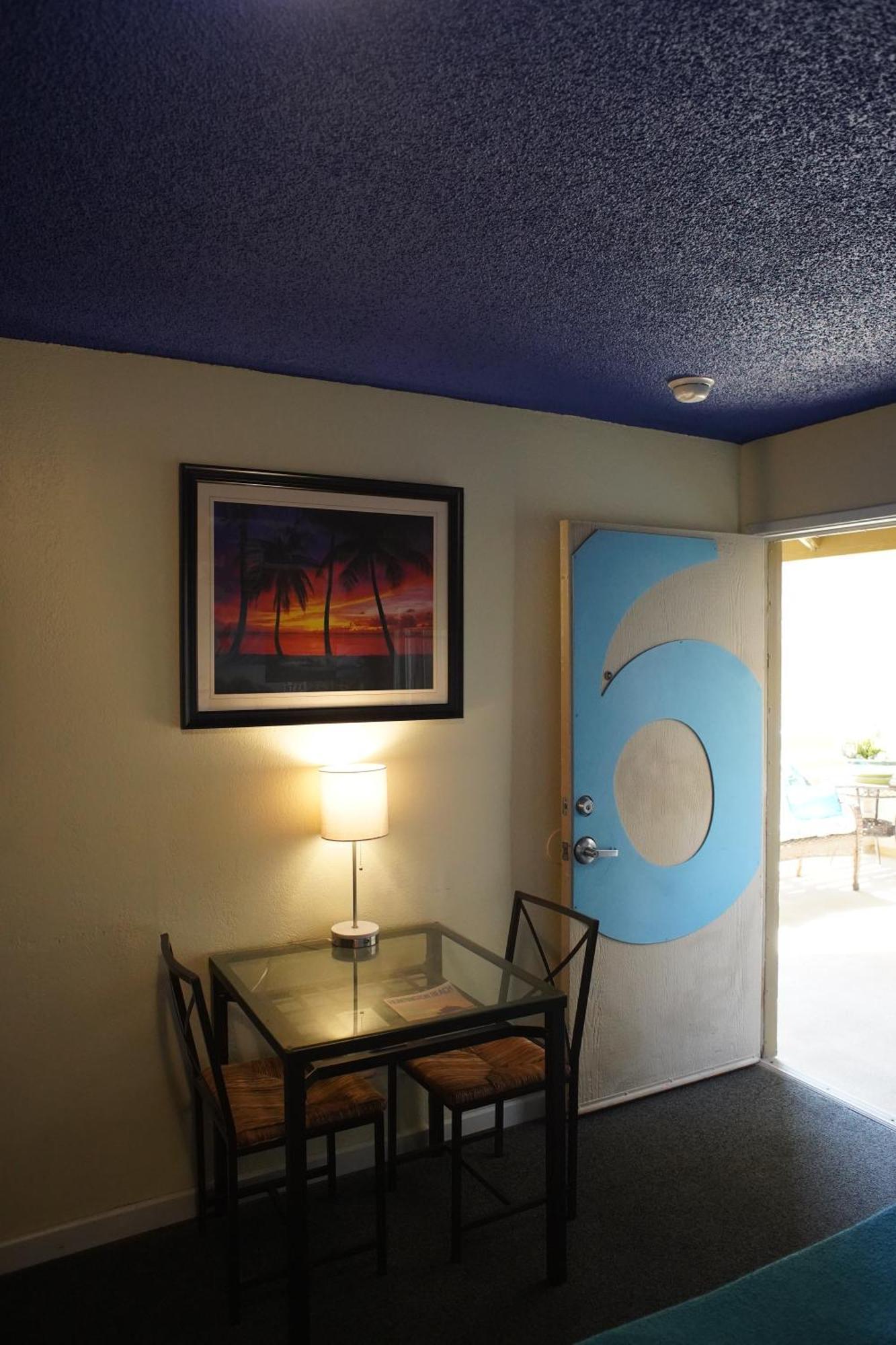 Huntington Surf Inn Хантингтон-Бич Экстерьер фото